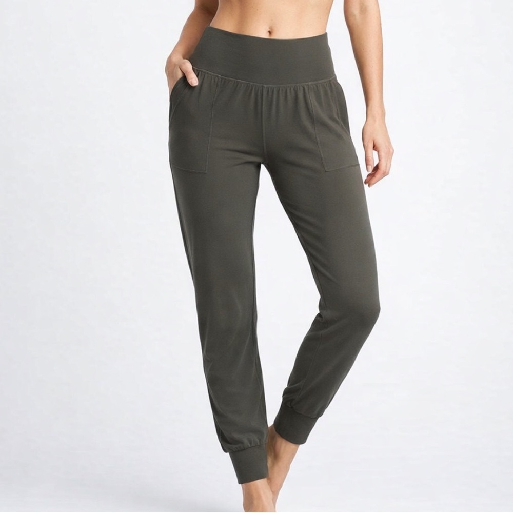 Athleta Womenβs Cruiseβ Joggers in Powervita Olive size Medium